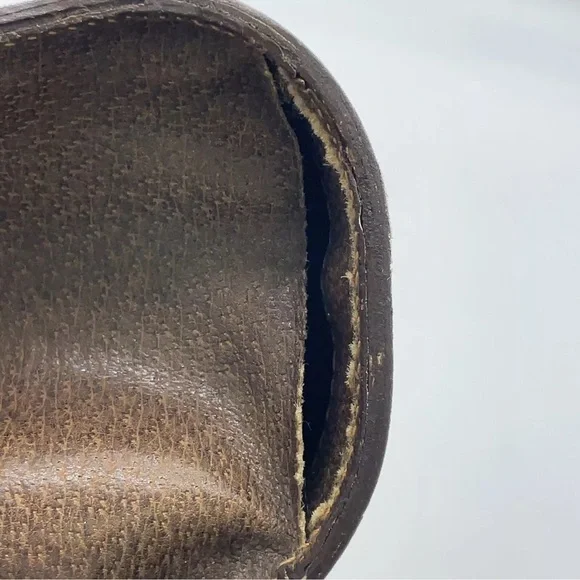 Authentic Vintage Gucci Clutch. Fair condition - Picture 5 of 11